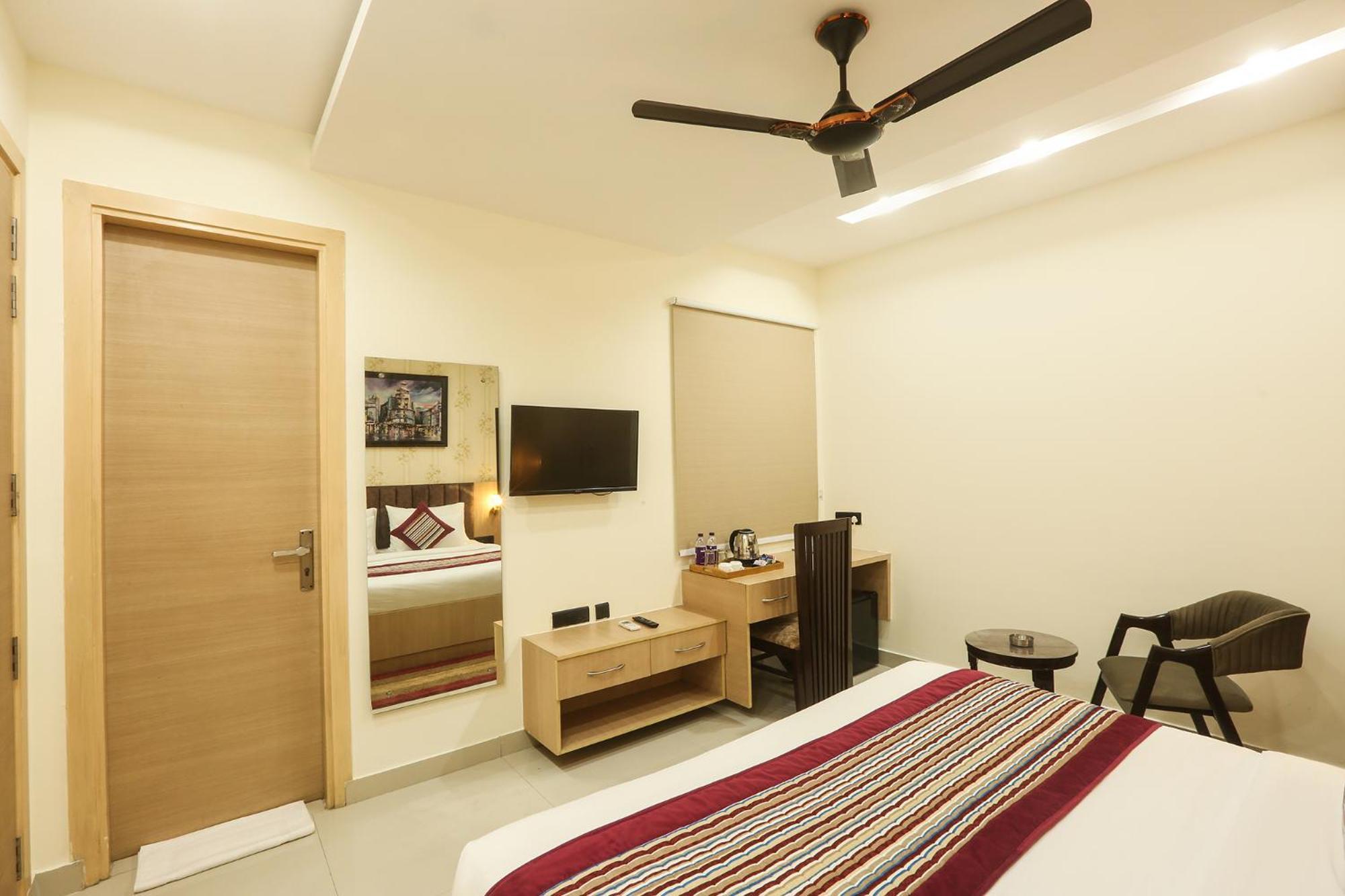 Hotel Green Lotus Luxe Gurgaon Buitenkant foto